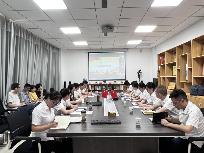 張勇為華北公司黨支部講“強(qiáng)黨性、正作風(fēng)、踐宗旨”專題黨課
