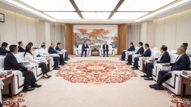 莫鼎革與廣州市委副書記、市長孫志洋舉行會談